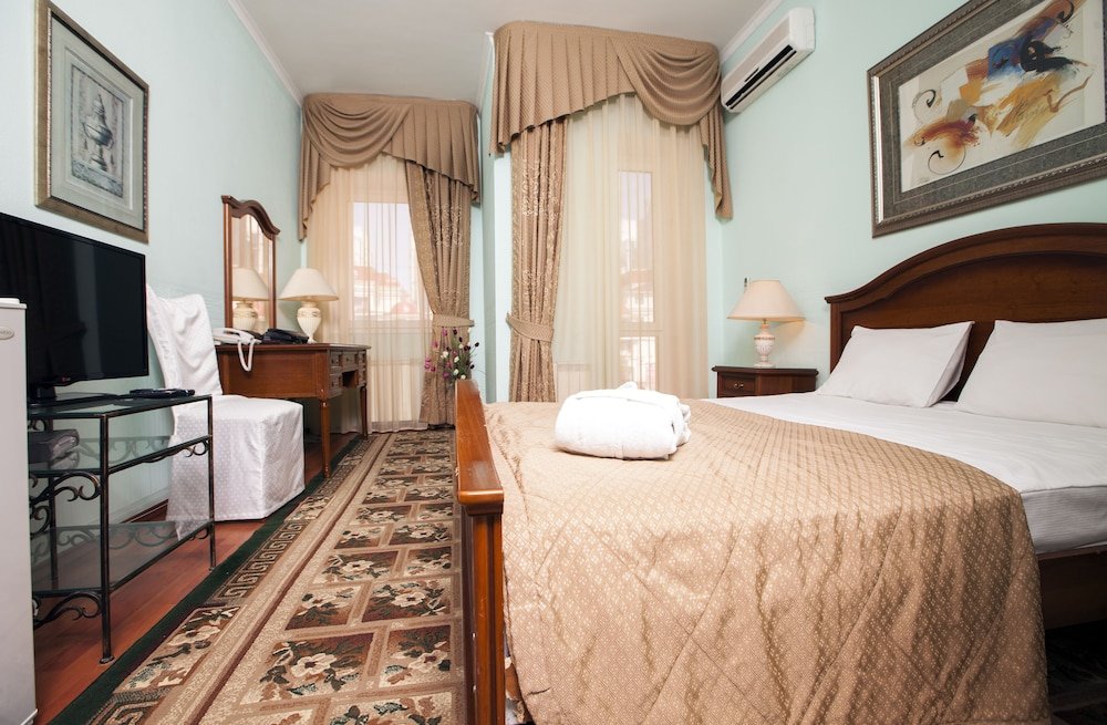 Фото отеля 2