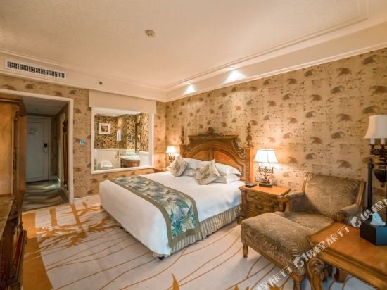 Фото The First World Hotel