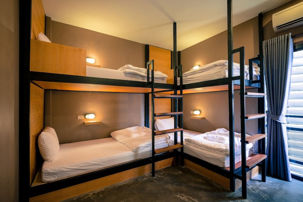 Фото Srisuksant Square