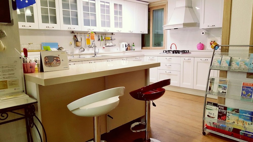 Фото Gangneung Ing Guesthouse - Hostel