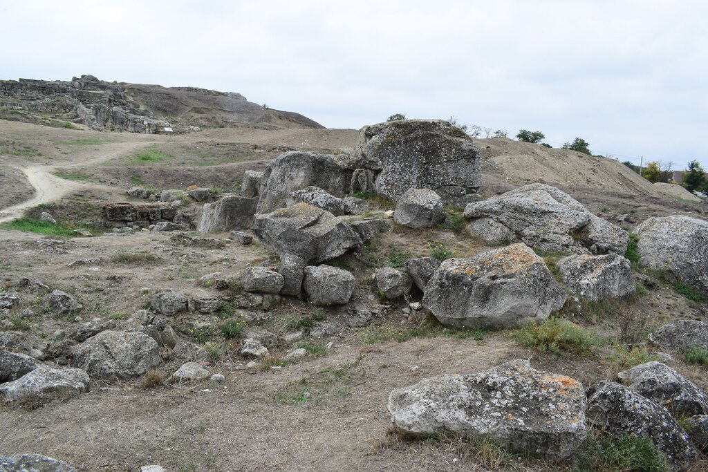 Landmark, attraction Раскопки фундамента башни Пантикапейского акрополя, IV в. до н. э., Kerch, photo