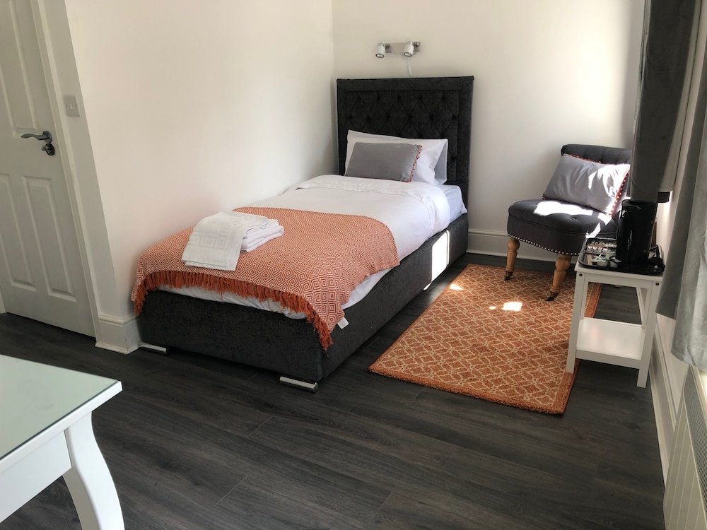 Фото Bexley Village Hotel