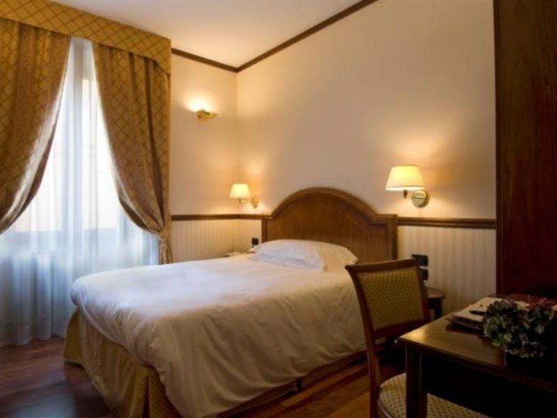 Фото World Hotel Casati 18