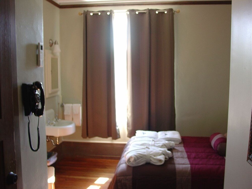 Фото Centralia Square Grand Ballroom & Hotel