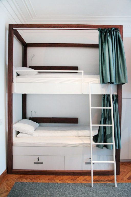 Фото Hostel Karavan Inn