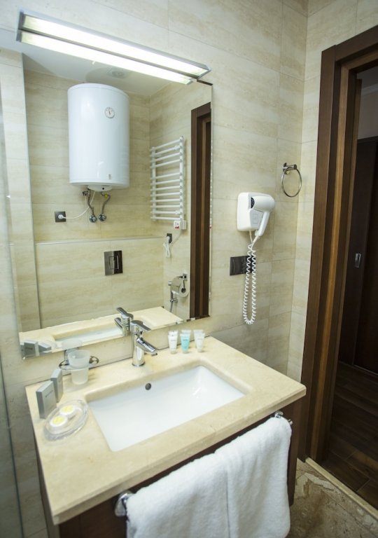 Фото Hotel Corner Inn