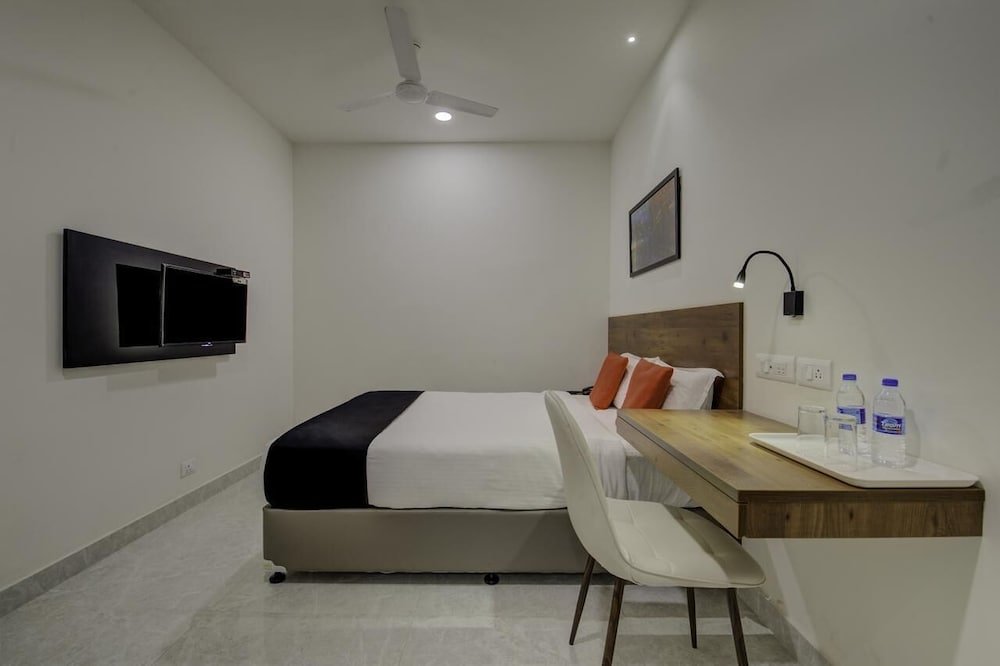 Фото Arunaa Inn Airport Hotel, Chennai