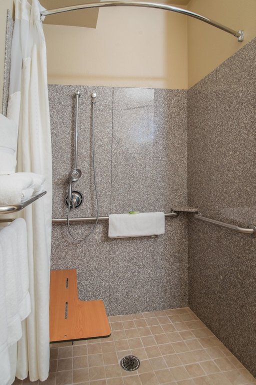 Фото Baymont Inn & Suites by Wyndham Sturgis