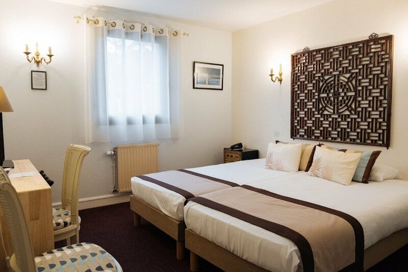 Гостиница Citotel La Chaumiere Roz Aven