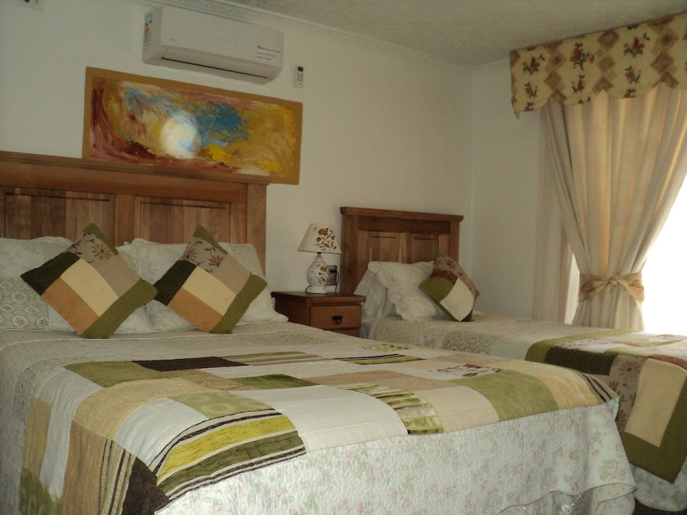 Фото Hostal Casa Familia