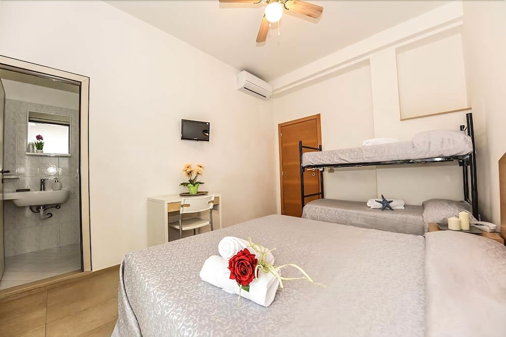 Фото Hotel Italy