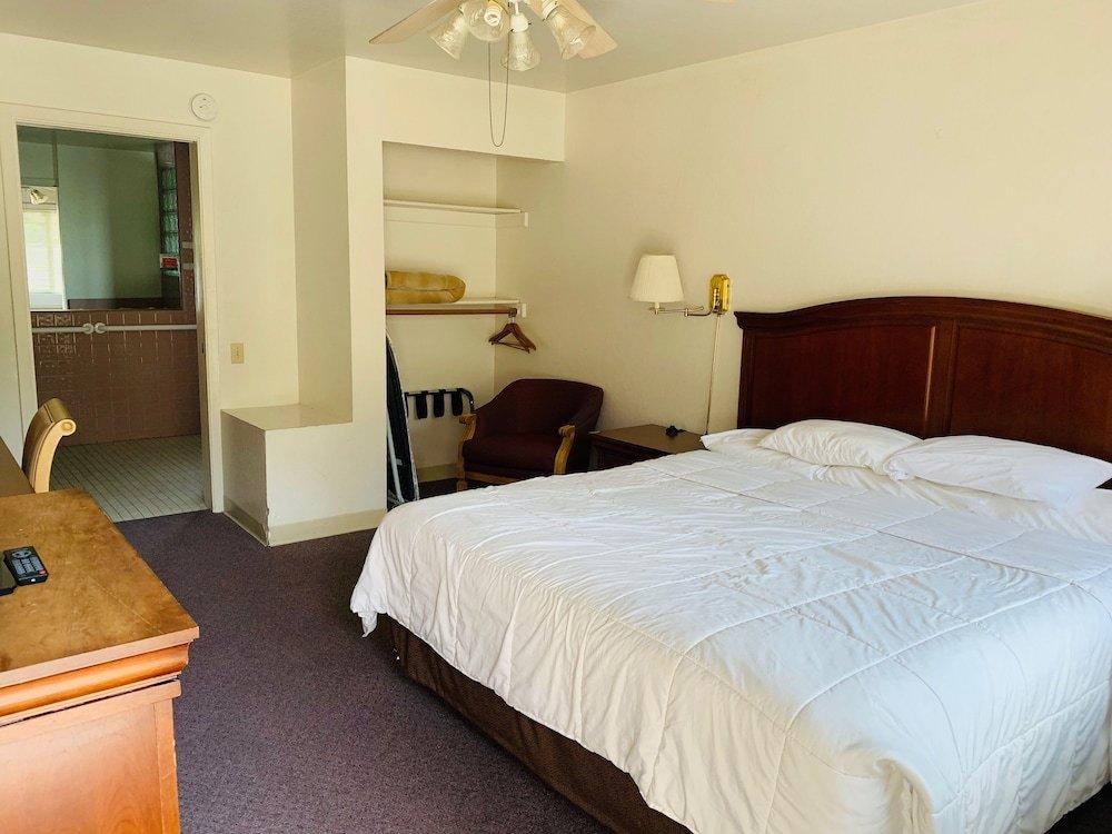 Фото The Inn at Boatworks