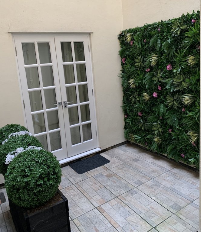 Фото The Omega Hotel