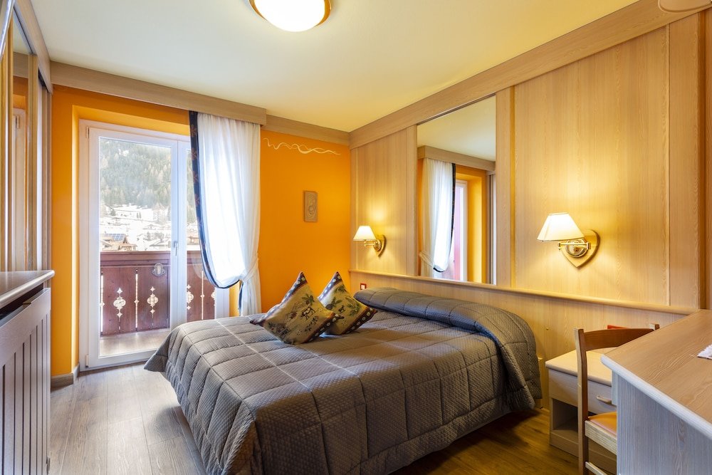 Фото Hotel La Serenella