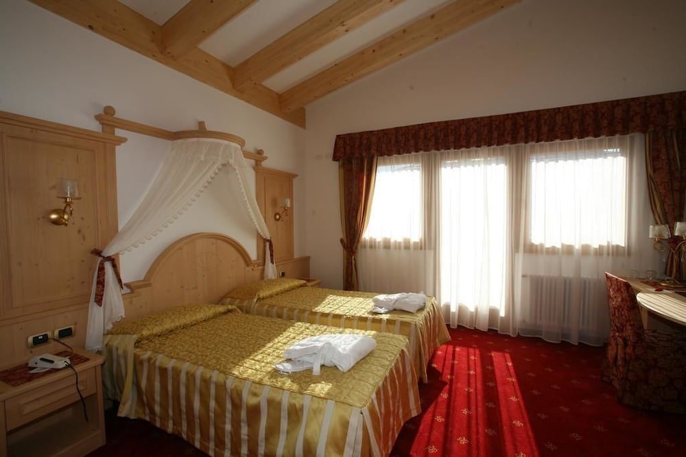 Фото Hotel Cristina