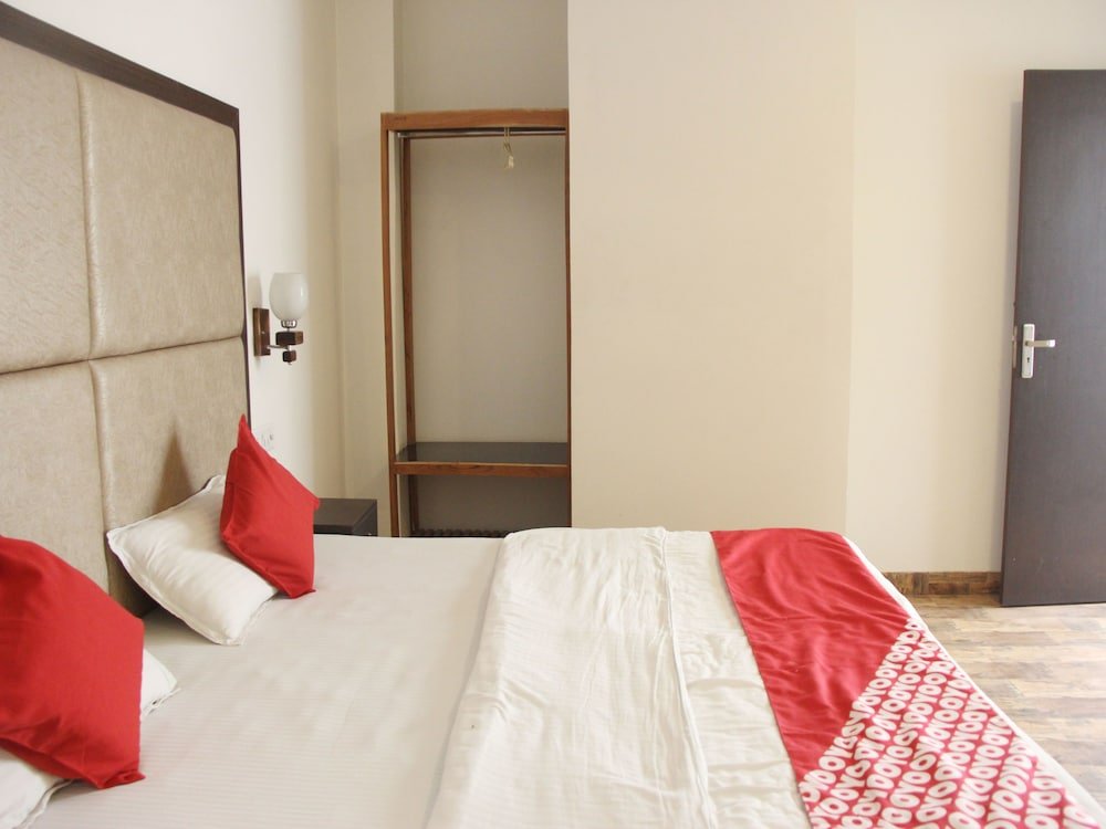Фото Oyo 14353 Hotel Roxas