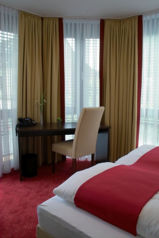 Фото Hib Hotel in Baesweiler