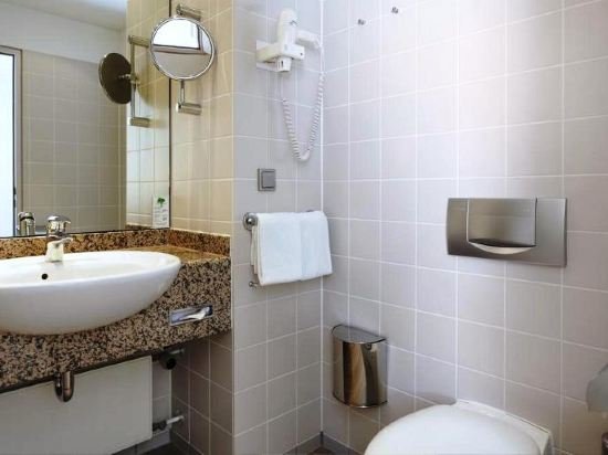 Фото Lindner Hotel Airport