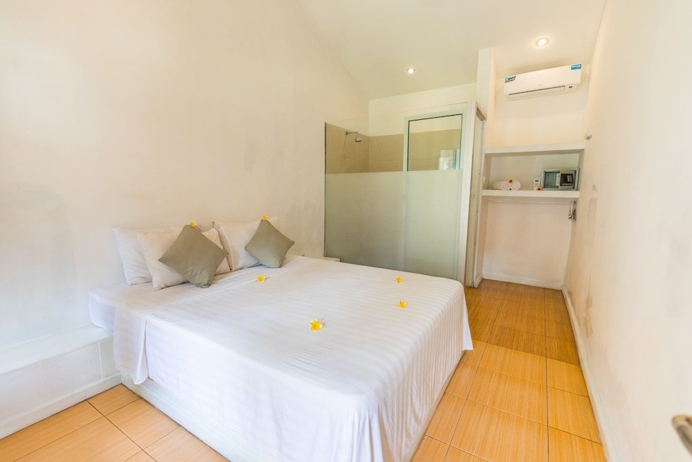 Фото Kuta Baru Hotel