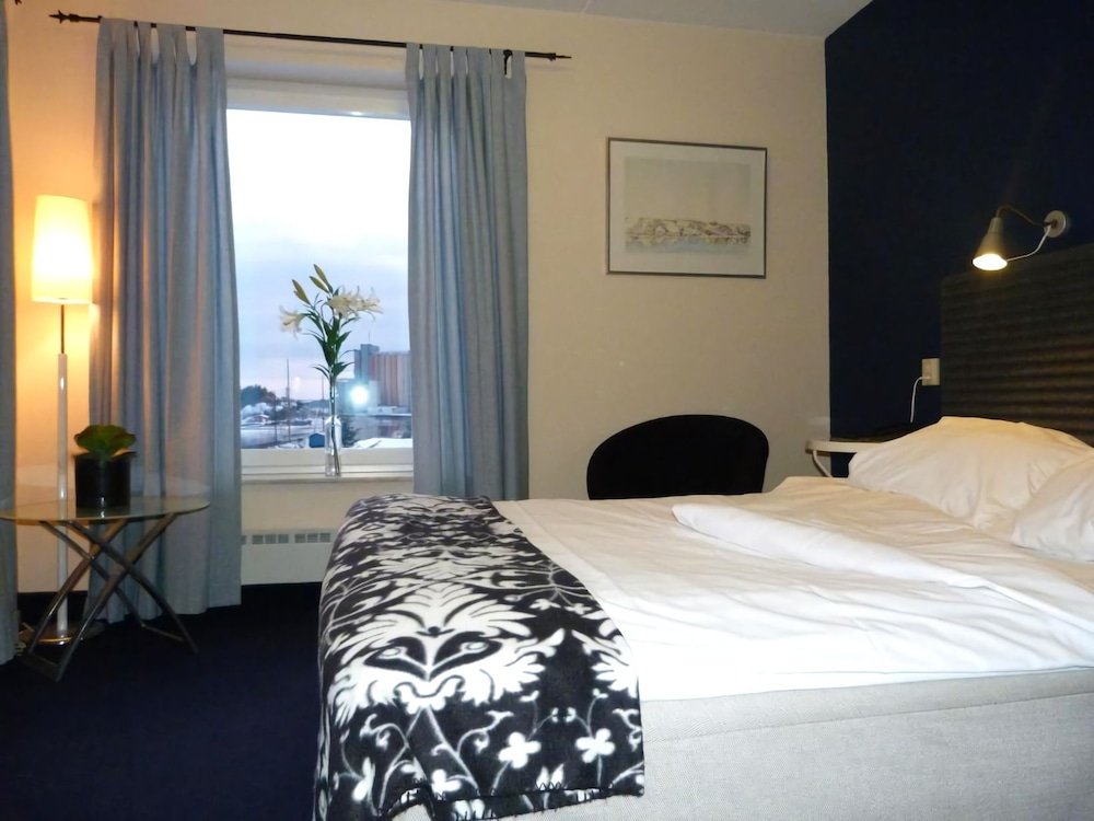 Фото Hotel Riverside