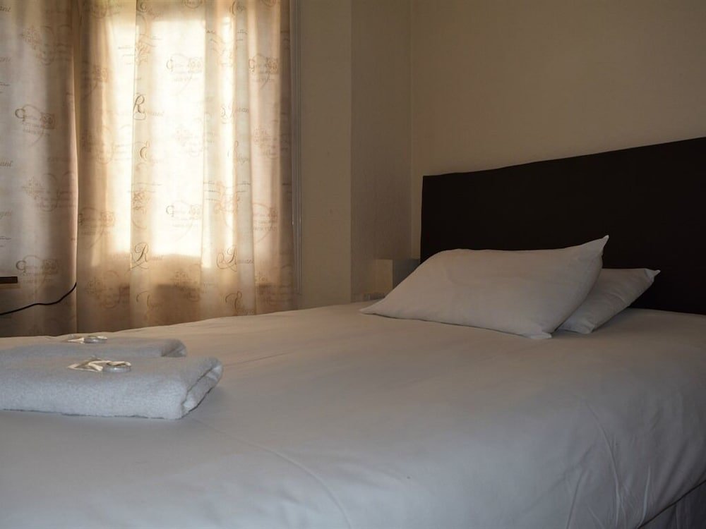 Фото Charlies Hotel