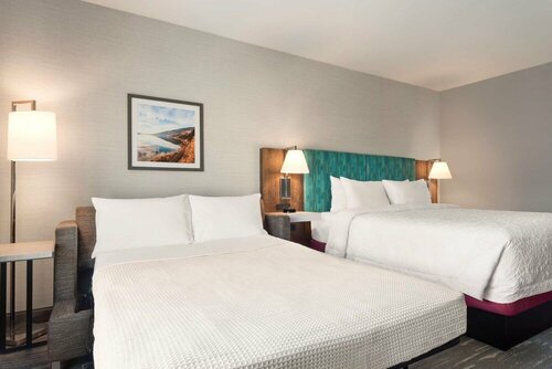 Гостиница Hampton Inn & Suites Kelowna, British Columbia, Canada