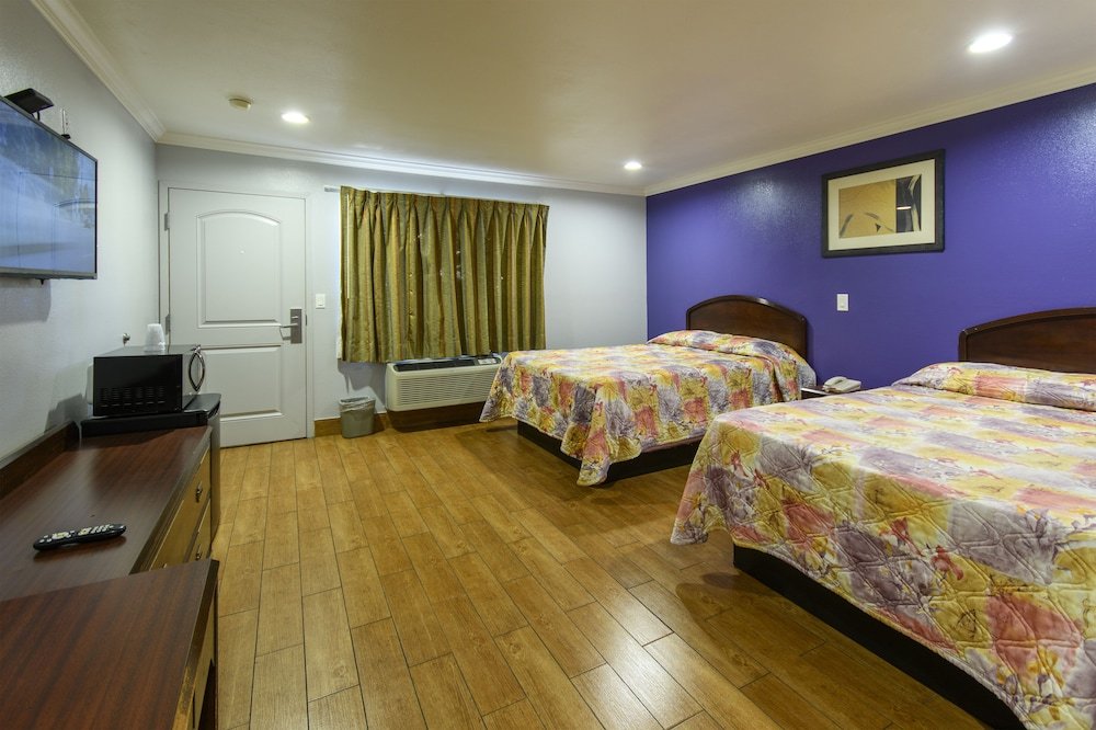 Фото Hyland Inn Long Beach