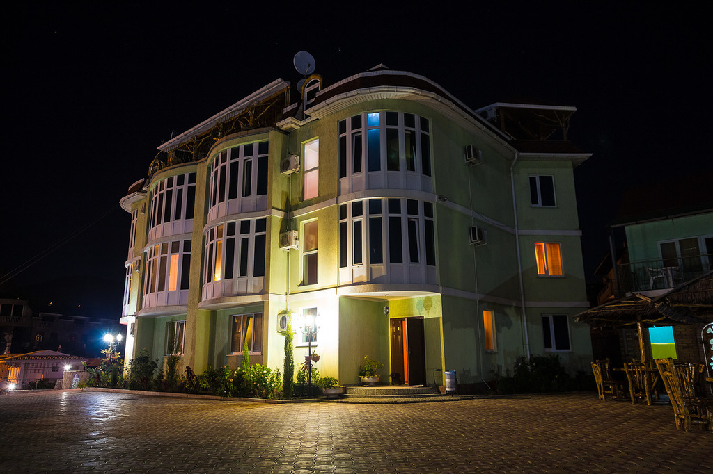 Фото отеля 1