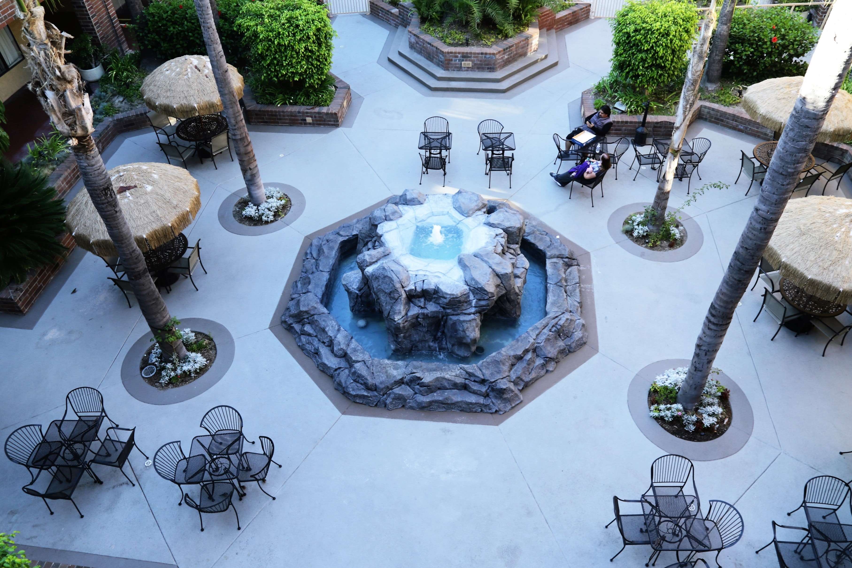 Фото Best Western Plus Meridian Inn & Suites, Anaheim-Orange