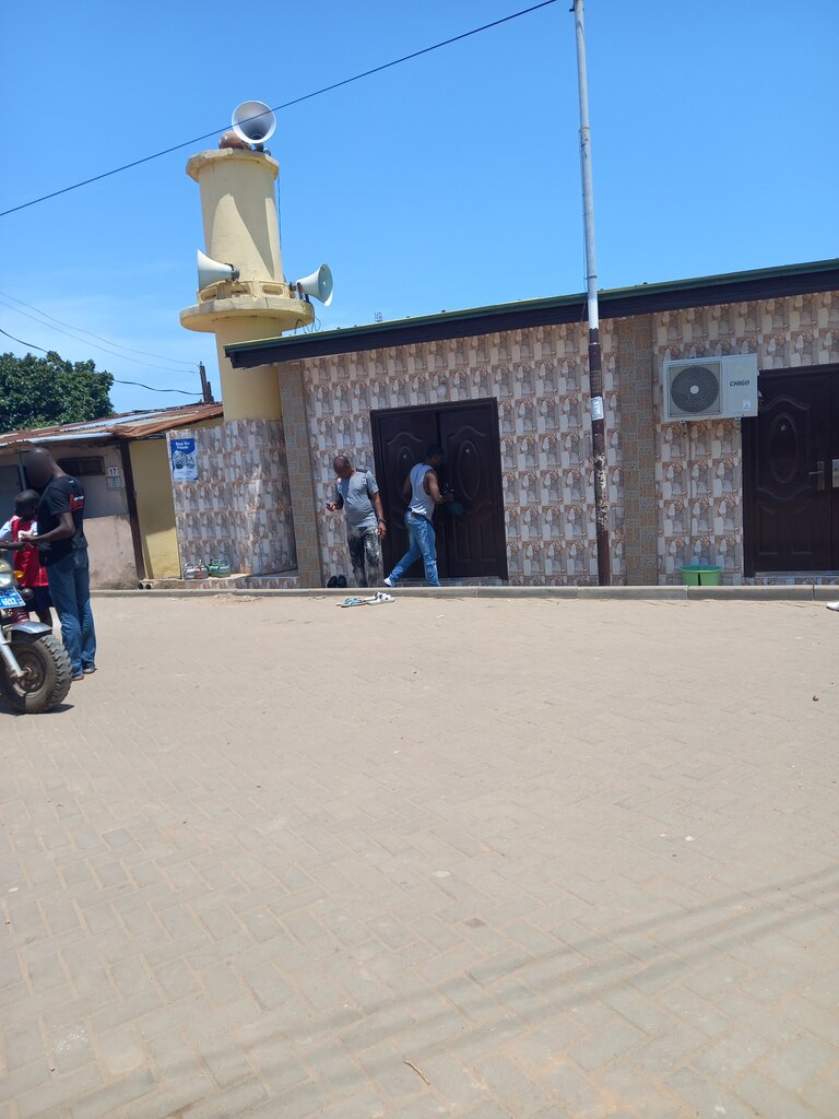 Mosque Mosque nima 411, Accra, photo