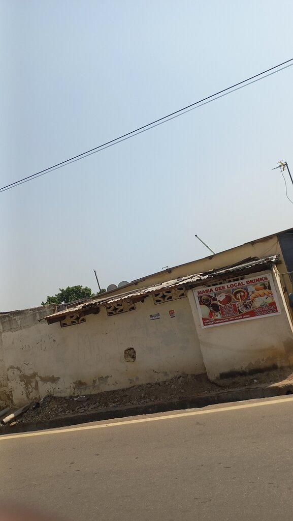 Bar, pub Mama Gee Local Drinks, Accra, photo