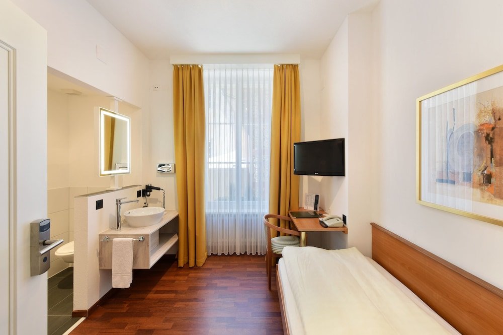 Фото Hotel Engel