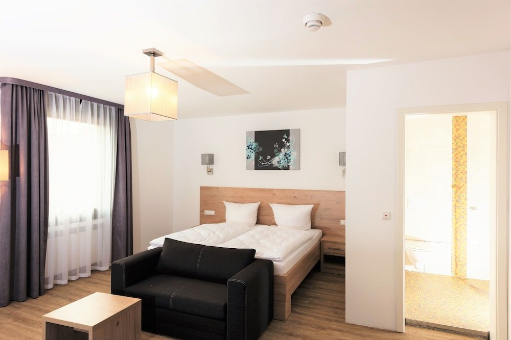 Фото Hotel Stadtvilla Central