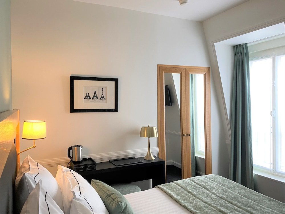 Фото Hôtel Le Cercle Tour Eiffel