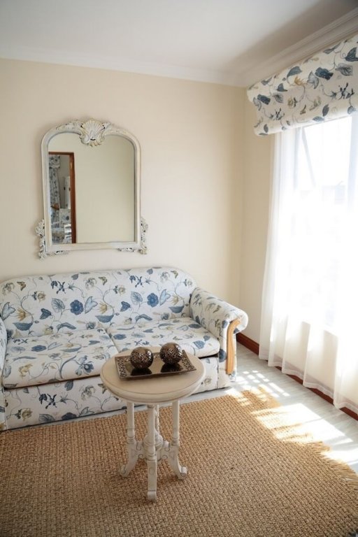 Фото Misty Waves Boutique Hotel