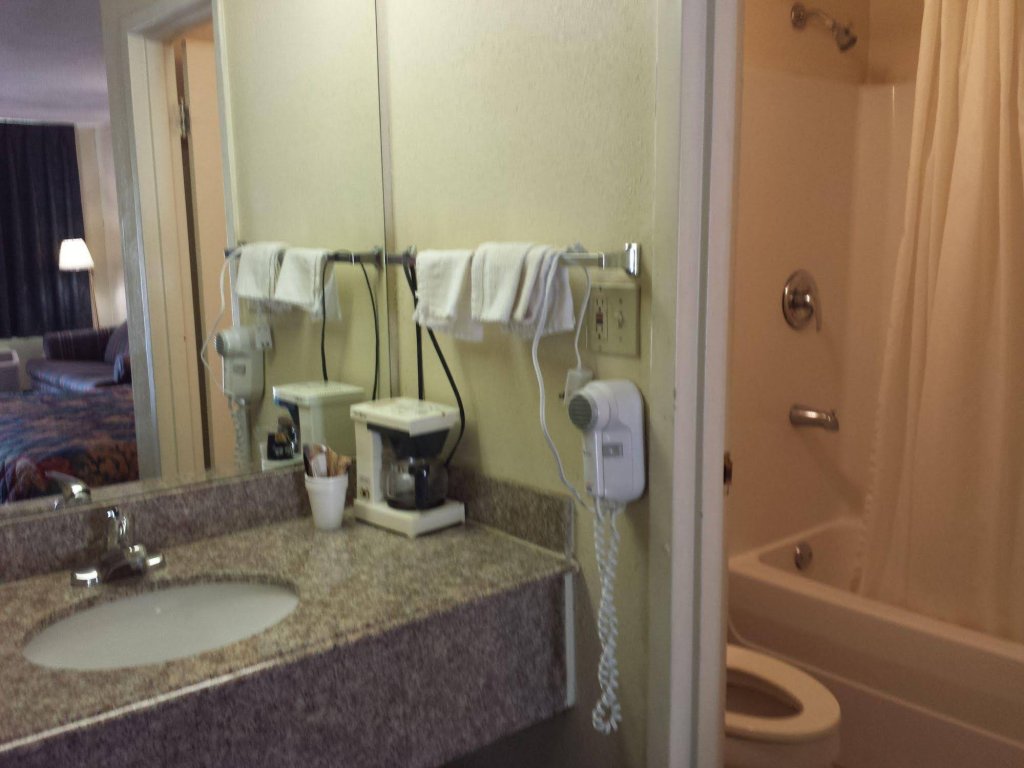 Фото Garden Inn & Suites