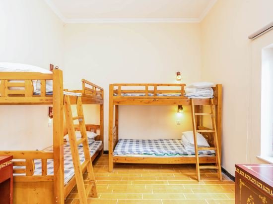 Фото Holly's Hostel Chengdu