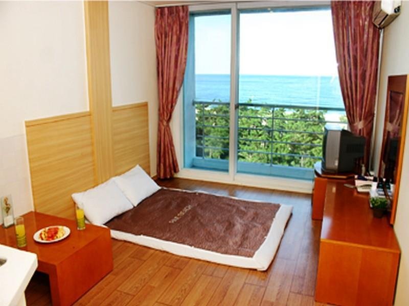 Фото Pine Beach Condotel