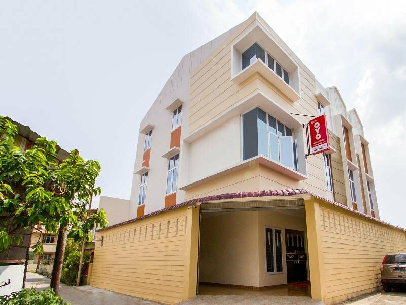 Hotel Oyo 3316 Adam Malik Guesthouse Near Stasiun Medan, Medan, photo
