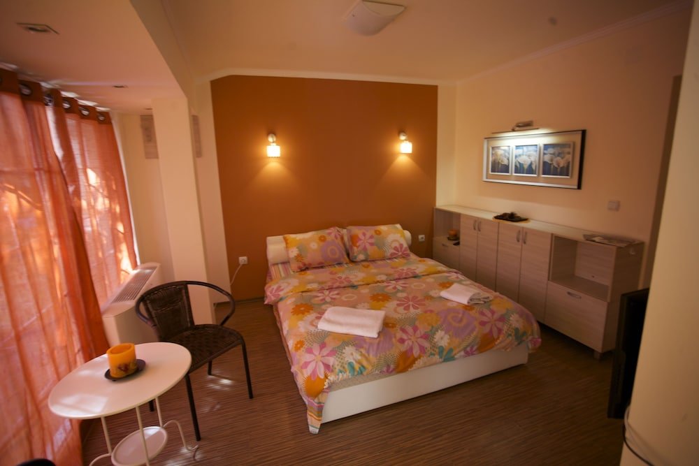 Фото Aloha Luxury Apartments