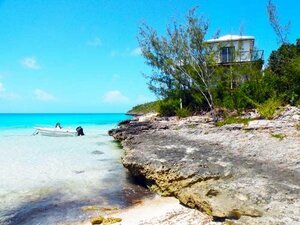 Touch of Class 1br by Eleuthera Vacation Rentals