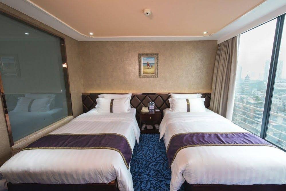 Фото Zhuhai Special Economic Zone Hotel