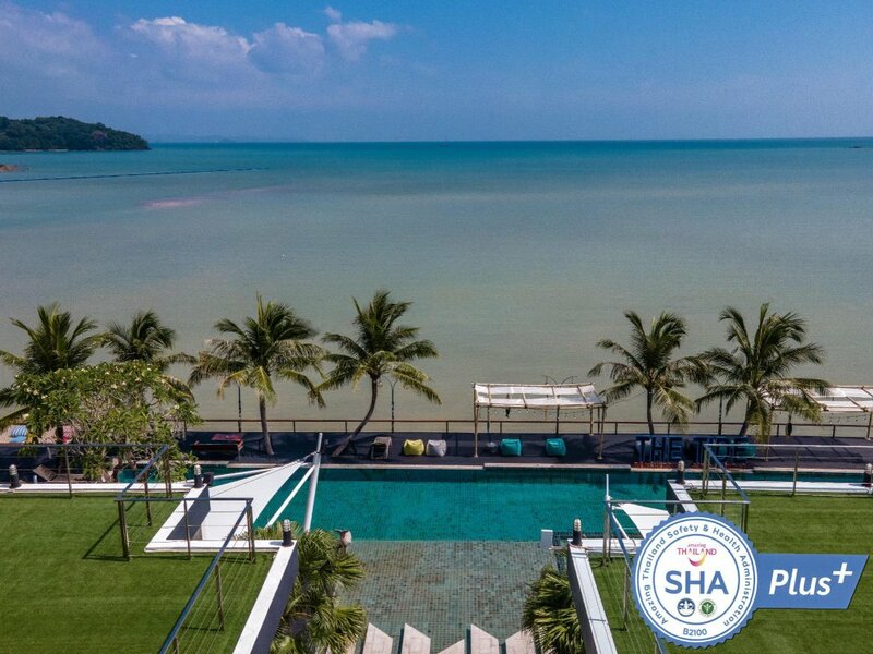 Гостиница The Tide Beachfront Siray Phuket