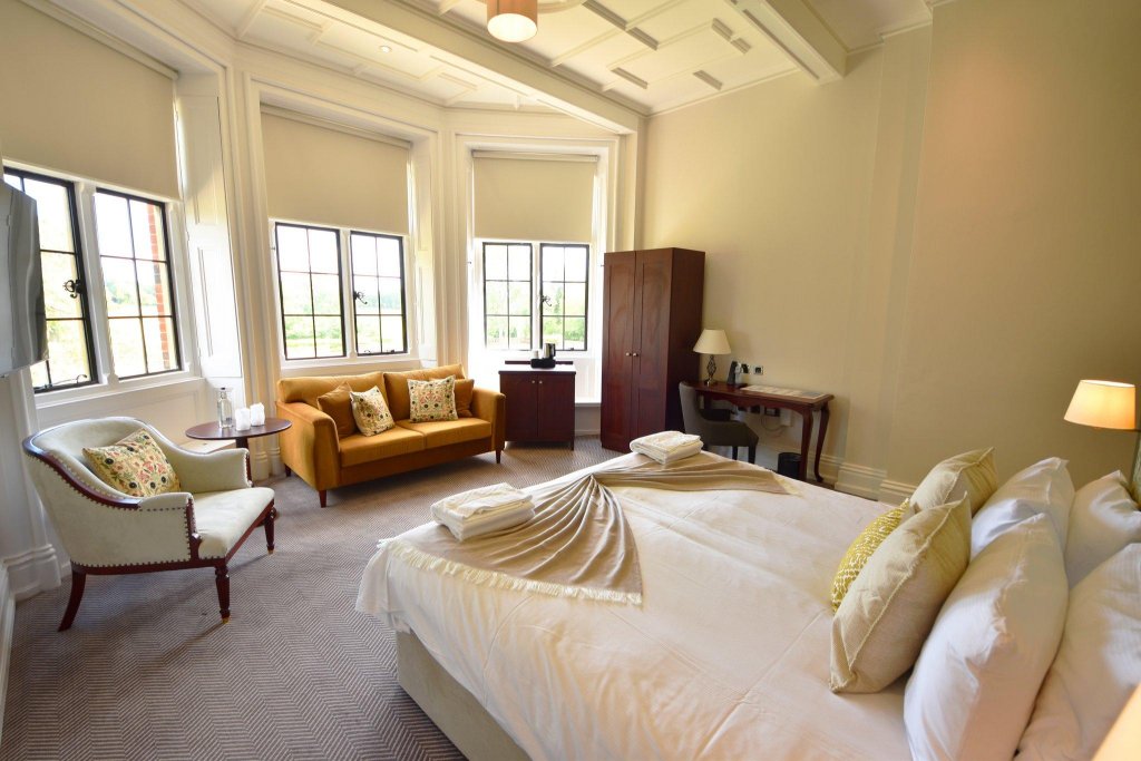 Фото The Elvetham