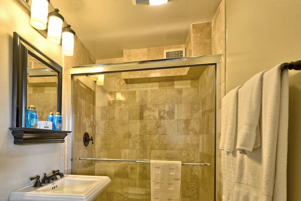 Фото Open and Sunny in San Diego by RedAwning