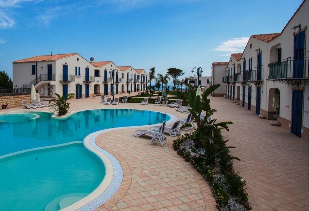 Фото Scala Dei Turchi Resort