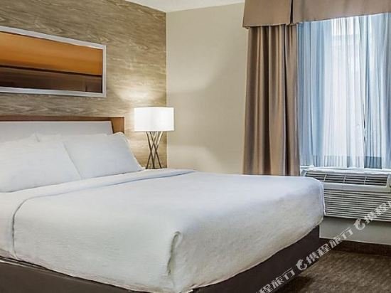 Фото Holiday Inn Saratoga Springs, an Ihg Hotel