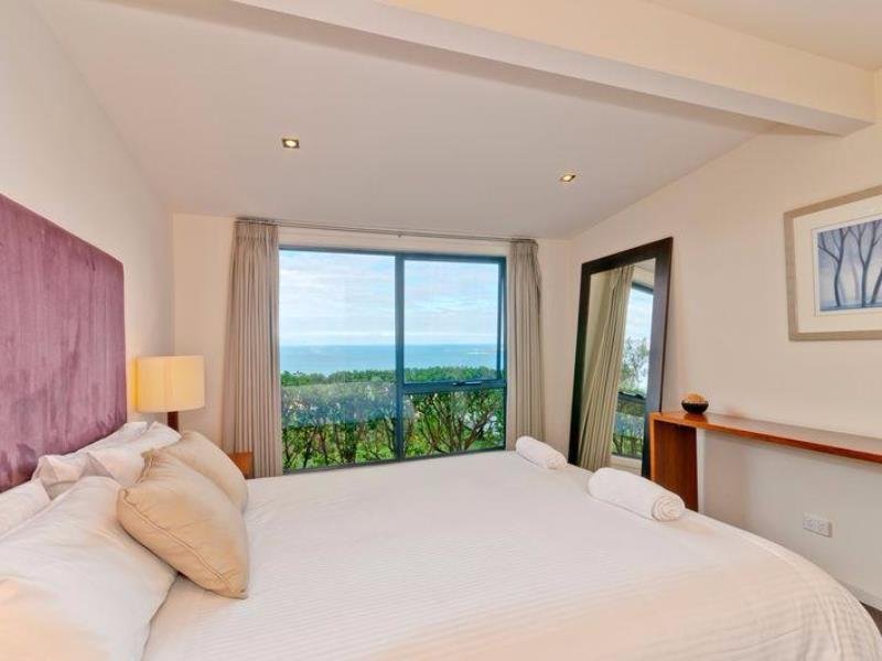 Фото Beacon Point Ocean View Villas