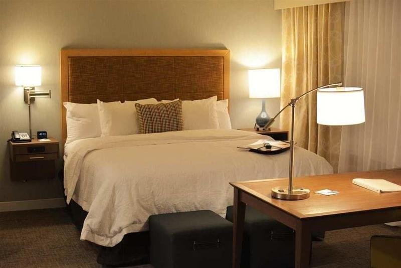 Фото Hampton Inn Lincoln Airport