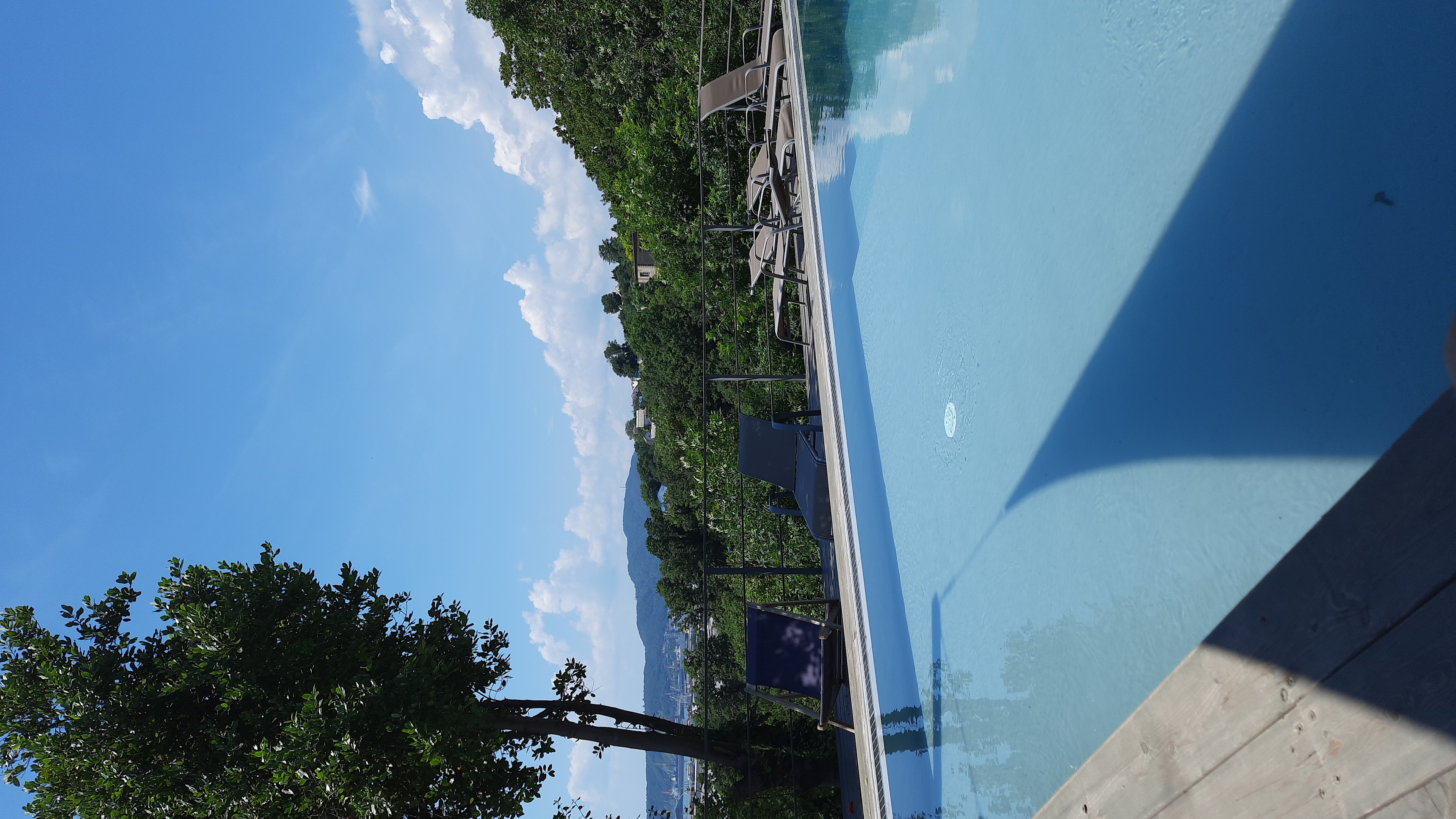 Фото Серый дом